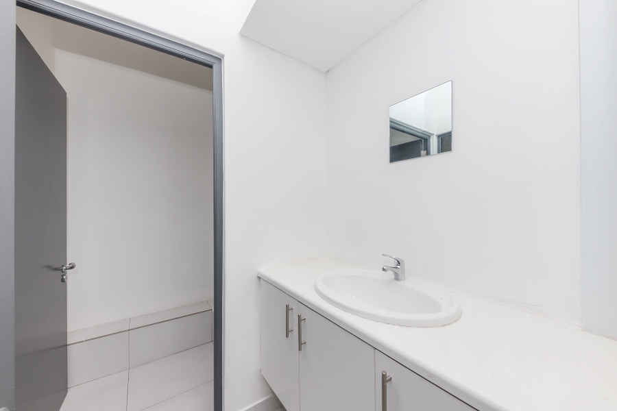 To Let commercial Property for Rent in De Waterkant Western Cape